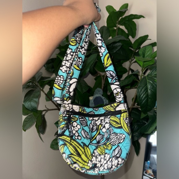 Vera Bradley Crossbody with adjustable strap in Island Bloom (retired Aug, 2013) - Picture 2 of 4